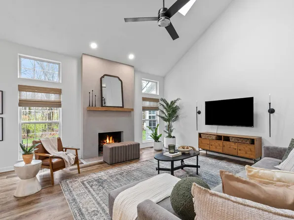 4443 Wooded Nook Dr, New Albany, OH 43054