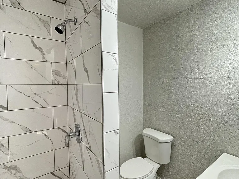 821 Olson St #B — Photo 9