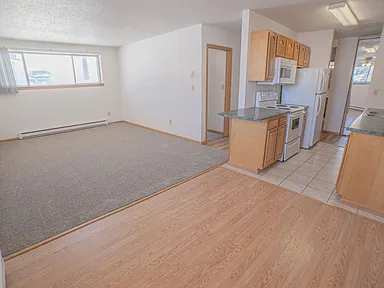 2 bed 1 bath Upper (12P)