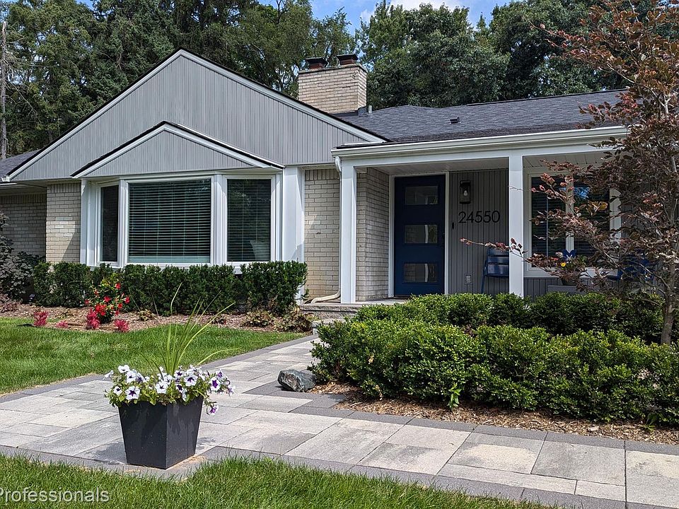 1st image of 24550 N Cromwell Dr