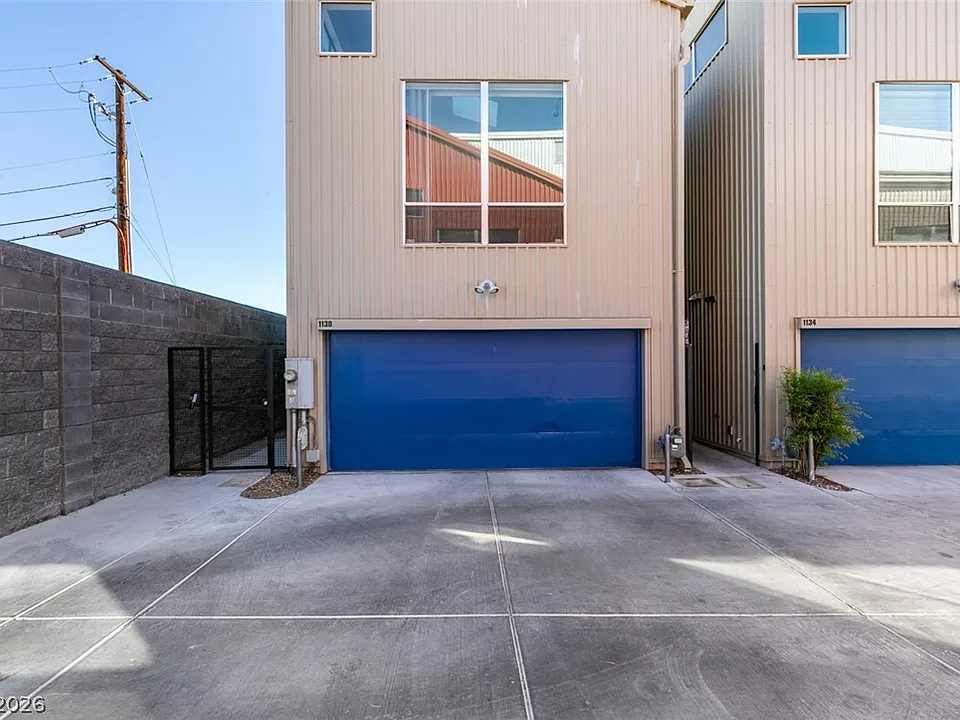 1130 E Carson Ave