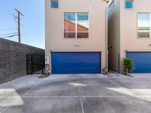 1130 E Carson Ave, Las Vegas, NV 89101