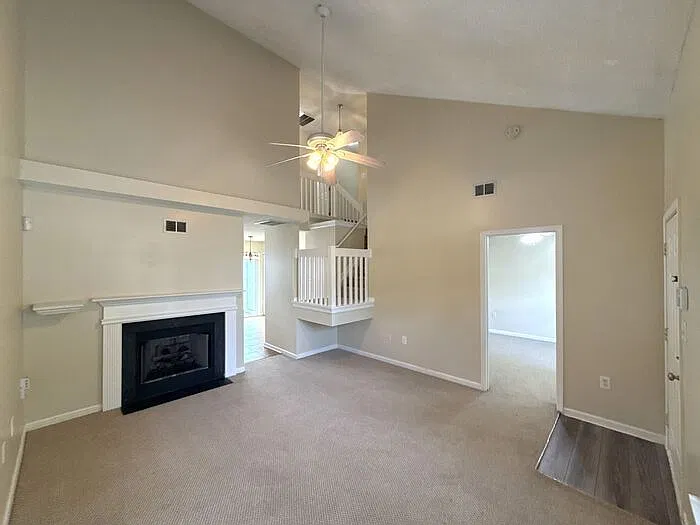 3 bed, 2.0 bath, 1350 sqft, $1,700 — Photo 3
