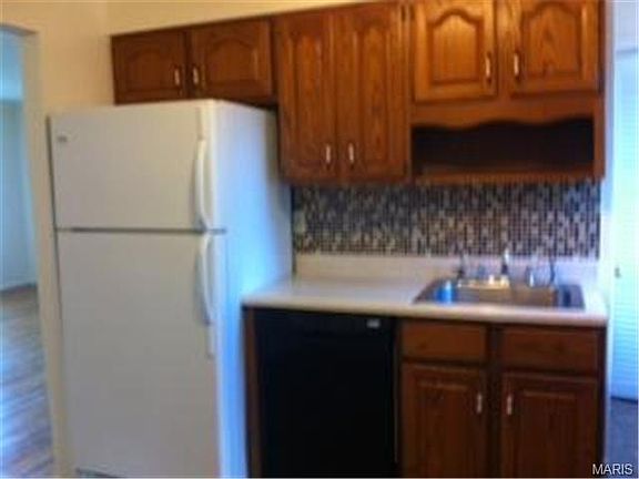 3rd image of 6319 Kingsway Dr