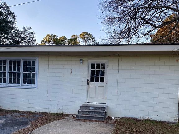 2nd image of 2018 McIntosh Rd APT B