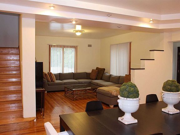 4th image of 353 Woodmere Blvd