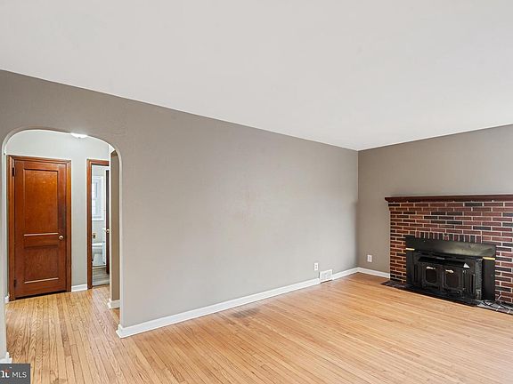 5th image of 60 Palethorpe Ave