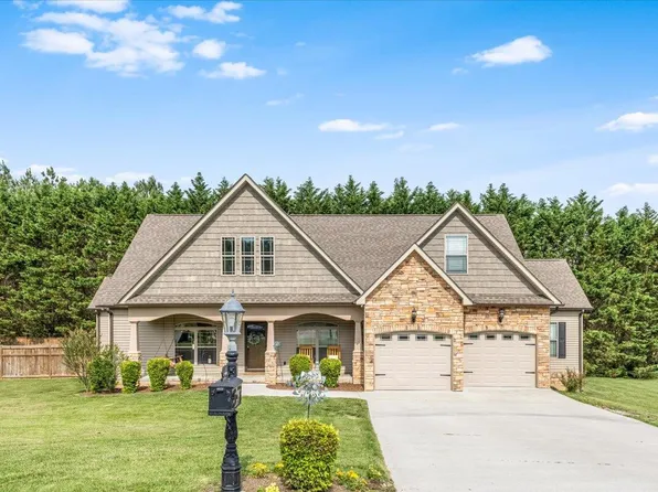 55 E Acorn Dr, Rock Spring, GA 30739