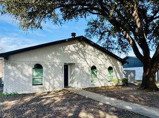 8527 Grumman Dr, Dallas, TX 75228