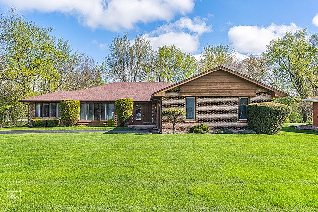 1st image of 643 Brookwood Dr