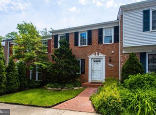 8314 Uxbridge Ct, Springfield, VA 22151