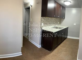 9620 Ivanhoe Ave APT 8, Schiller Park, IL 60176