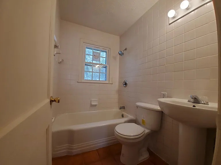 905 N Fulton St — Photo 6