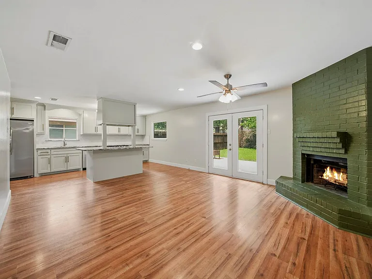 10658 Northbrook Dr — Photo 5