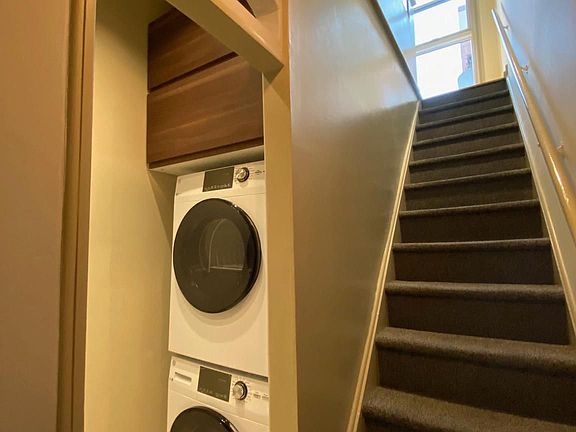 5th image of 2110 Lombard St