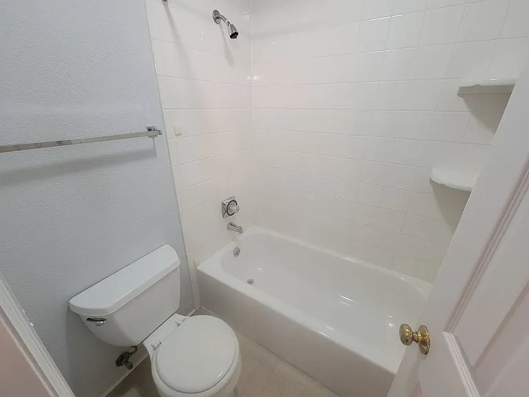 2727 Folsom St #117 — Photo 21