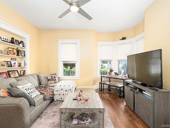 3rd image of 318 William Street