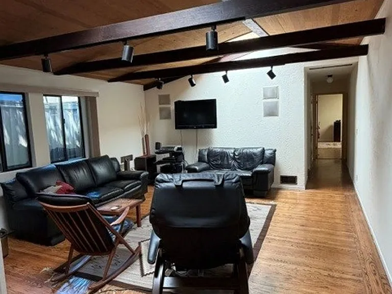 775 Hillcrest Way — Photo 5