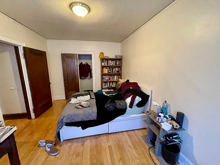 2636 N Oakland Ave — Photo 8