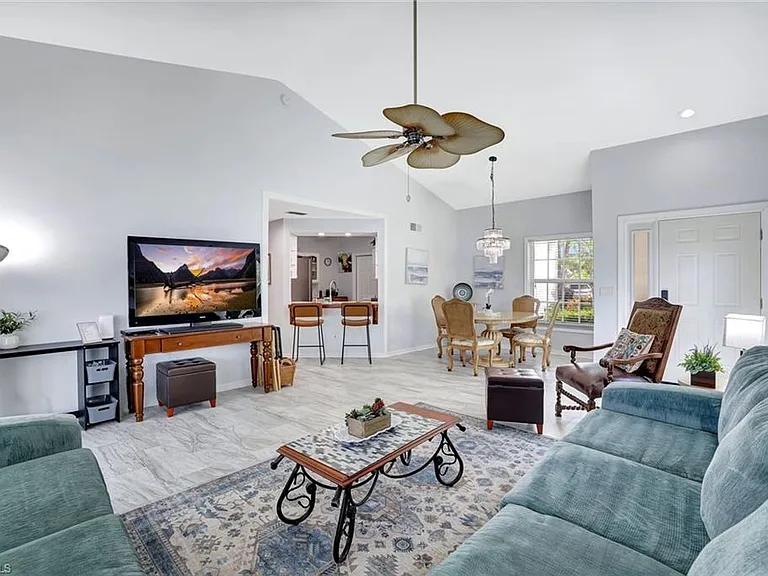 613 Windsor Sq #101 — Photo 7