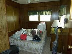 3rd image of 255 Thomas Ln