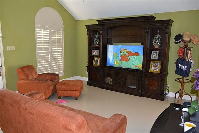2nd image of 1814 Denmark Ln