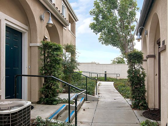 3rd image of 1496 Paseo Aurora