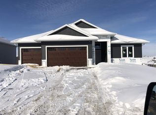704 Rolling Hills Dr, Tiffin, IA 52340