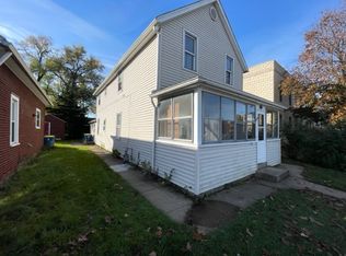 811 1/2 E Battell St, Mishawaka, IN 46545