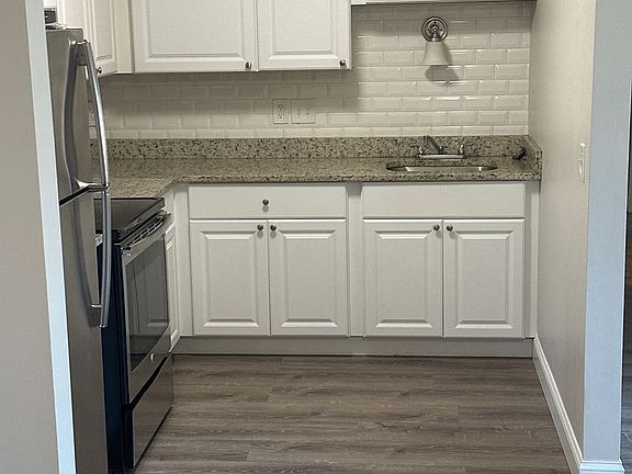 4th image of 310 Thompson Rd #432