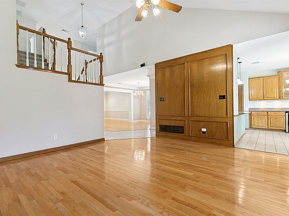 5th image of 2601 Courtside Ln
