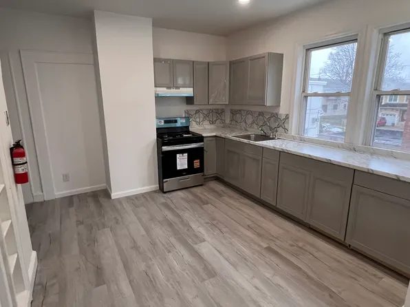 247 Elm St #2, Elmwood Park, NJ 07407