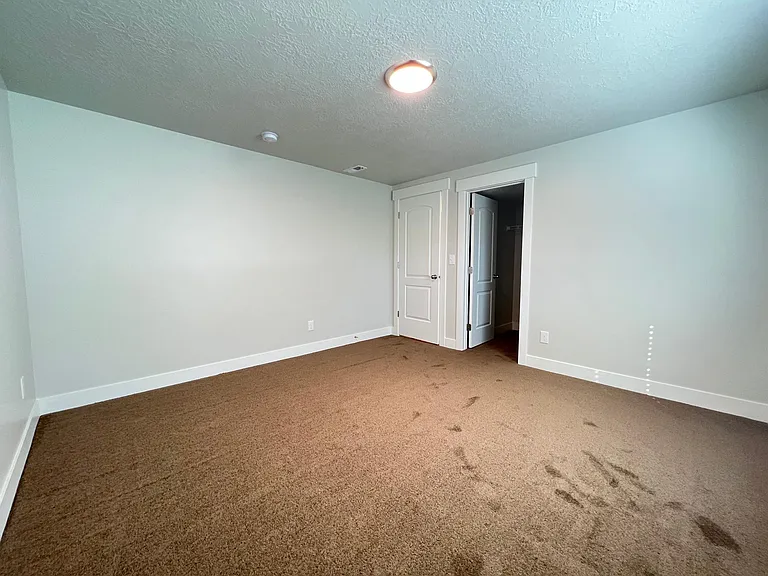4725 Gunsight Peak Dr — Photo 32