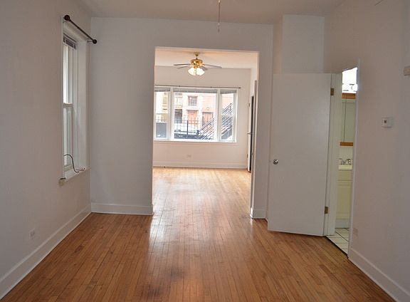 2nd image of 906 N Washtenaw Ave #1