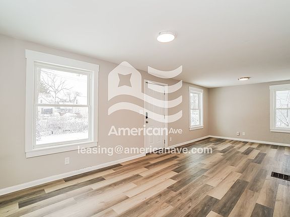 599743_003_living_room_14320454.jpg