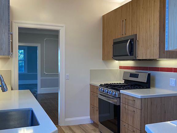 4th image of 126 Palm Ave APT 2