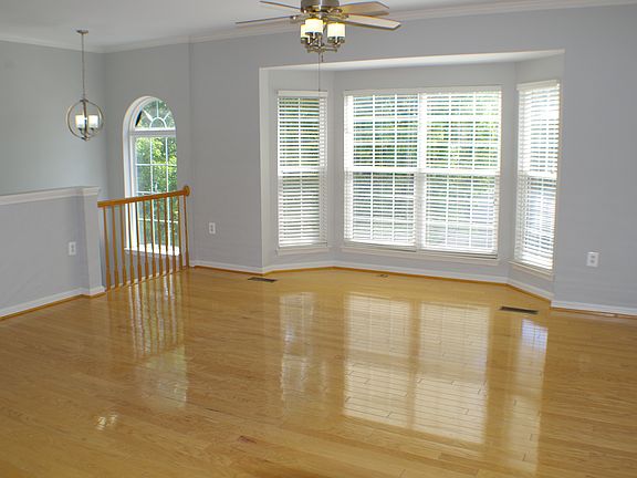 5th image of 18477 Wide Meadow Sq