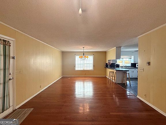 4th image of 905 N Goodman St