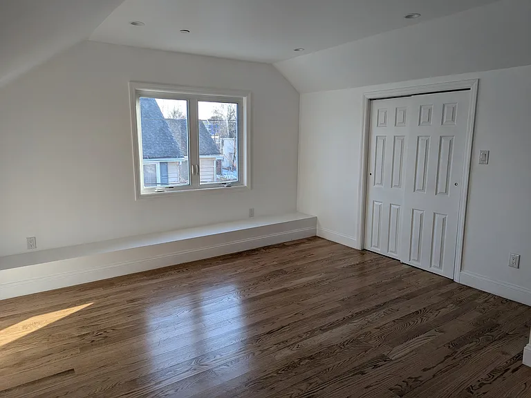 62 Forest Row — Photo 17