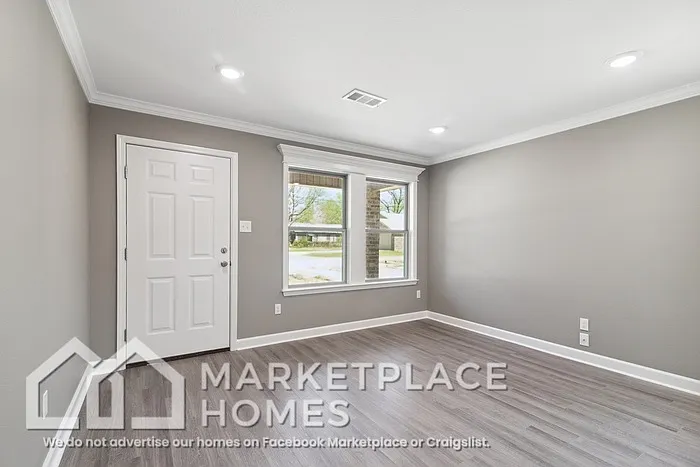 3 bed, 2.0 bath, 1250 sqft, $1,395 — Photo 2