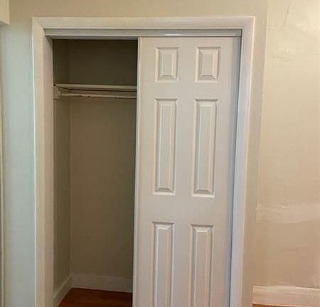 3rd image of 104 NE 16th Ave APT 5