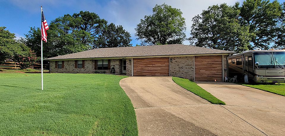 1st image of 169 Candlewood Ln