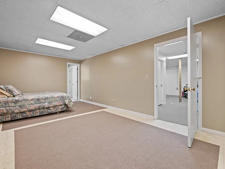 3010 Eaker Dr — Photo 34