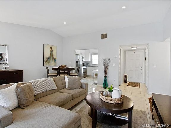 4th image of 11650 SW 122nd Pl #11650