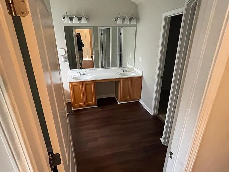 8012A Abington Dr — Photo 15