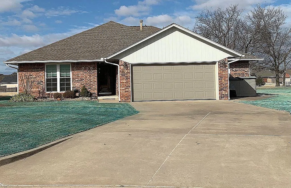 4 bed, 1873 sqft, $1,900 — Photo 2
