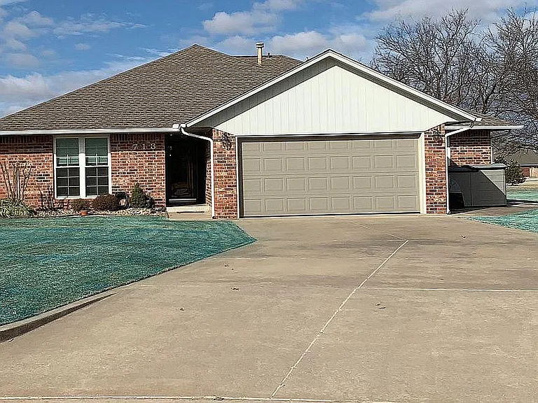 713 N Willow Branch Way — Photo 1
