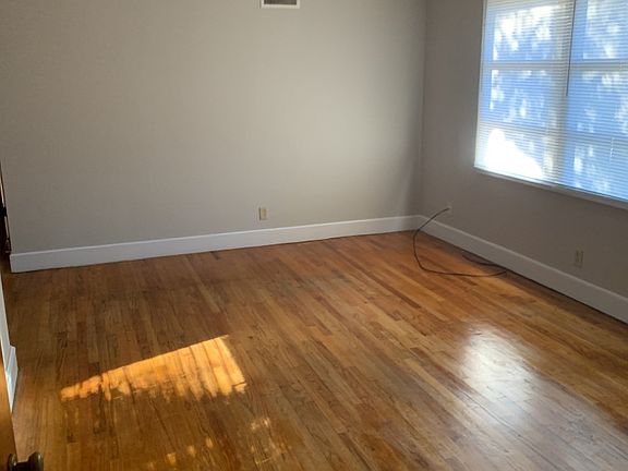 3rd image of 3735 Bridlewood Dr