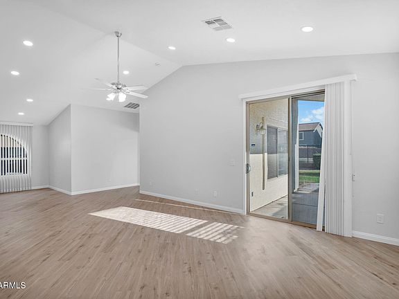 4th image of 841 E LOVEGRASS Drive