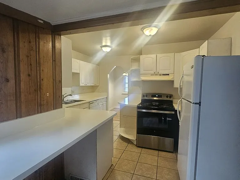 1781 Joliet St — Photo 8